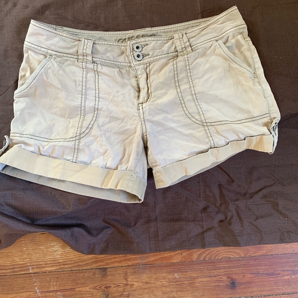 Guess Khaki shorts